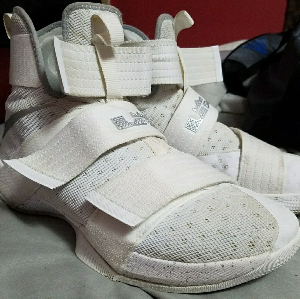 LeBron James soldier 10's
